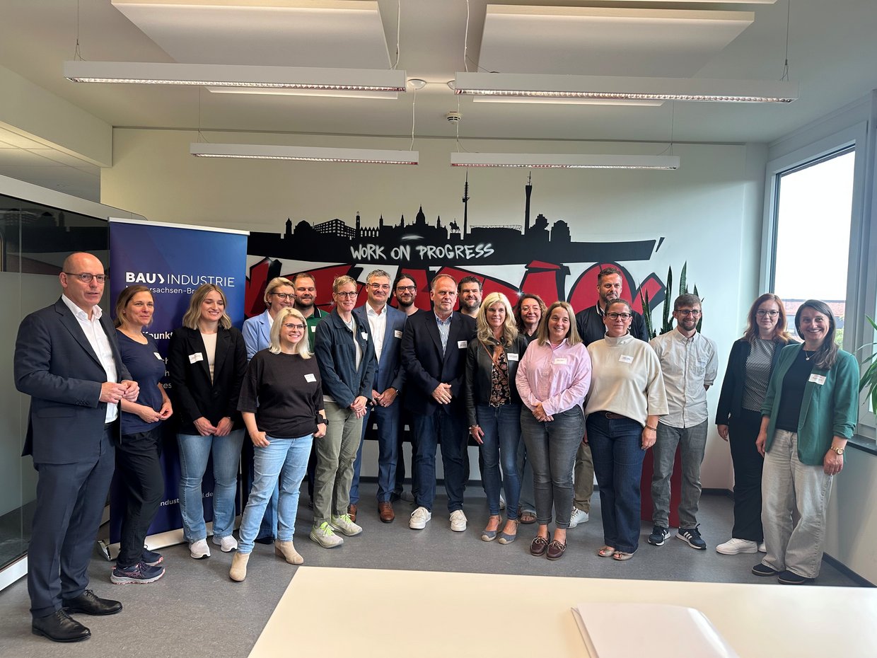 Feierstunde für die Unterzeichnung der Bildungspartnerschaften der STRABAG AG mit Schulen aus Hannover, Hildesheim, Lehrte, Braunschweig und Wolfenbüttel